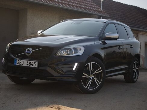 Volvo XC60 SUV / Terénní 2,0 l 140 kw