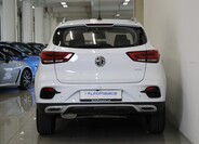 MG ZS 4