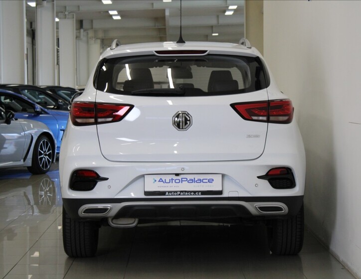 MG ZS 4