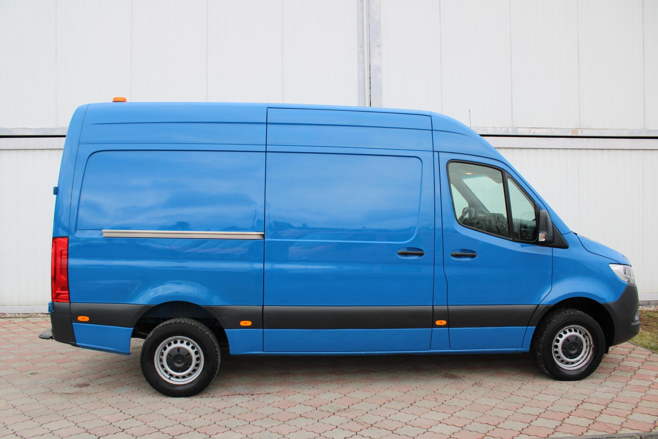 Mercedes-Benz Sprinter Užitková 2,1 l 120 kw