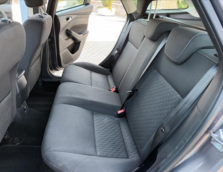 Ford Focus Kombi 998,0 92 kw