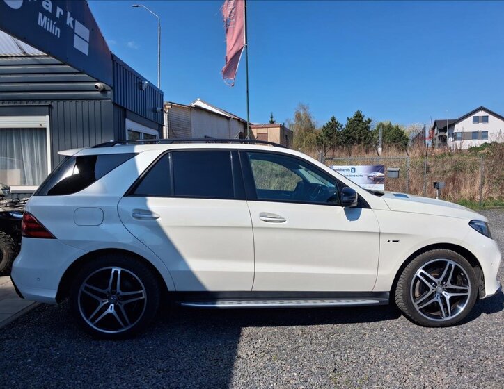 Mercedes-Benz GLE Kombi 3,0 l 270 kw