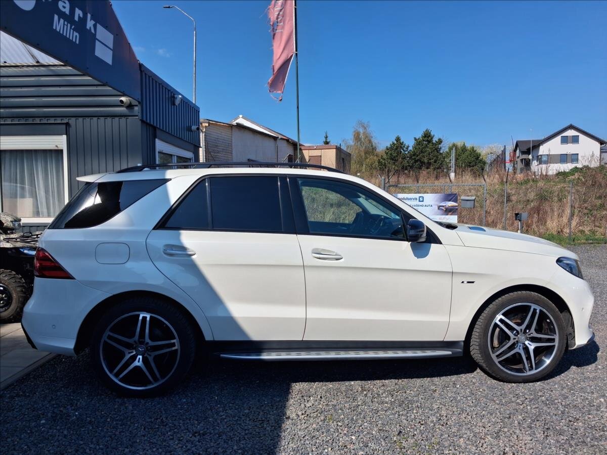 Mercedes-Benz GLE Kombi 3,0 l 270 kw