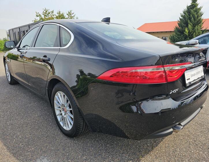 Jaguar XF 7