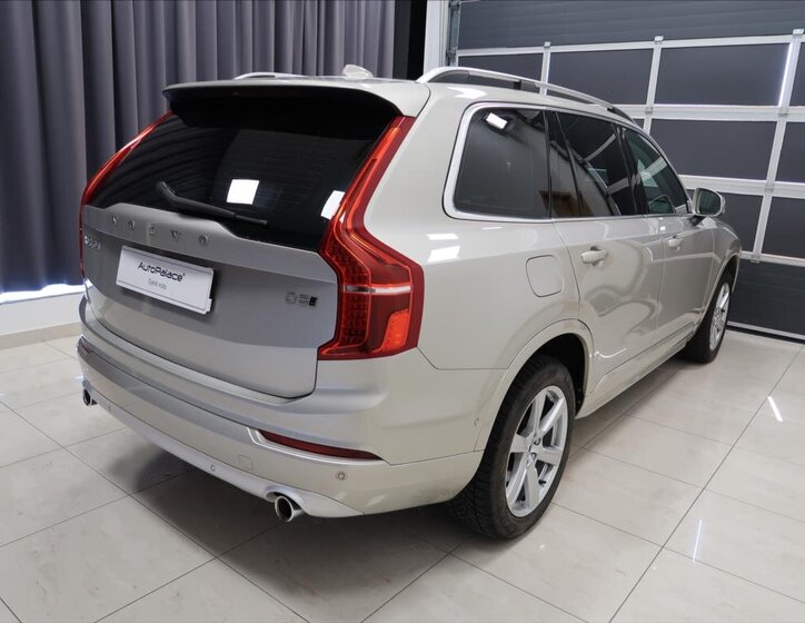 Volvo XC90 4