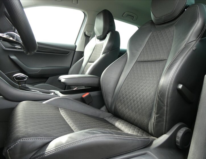 Škoda Karoq SUV / Terénní 2,0 l 110 kw