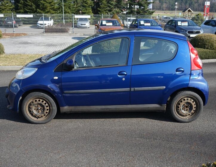 Peugeot 107 Hatchback 998,0 50 kw