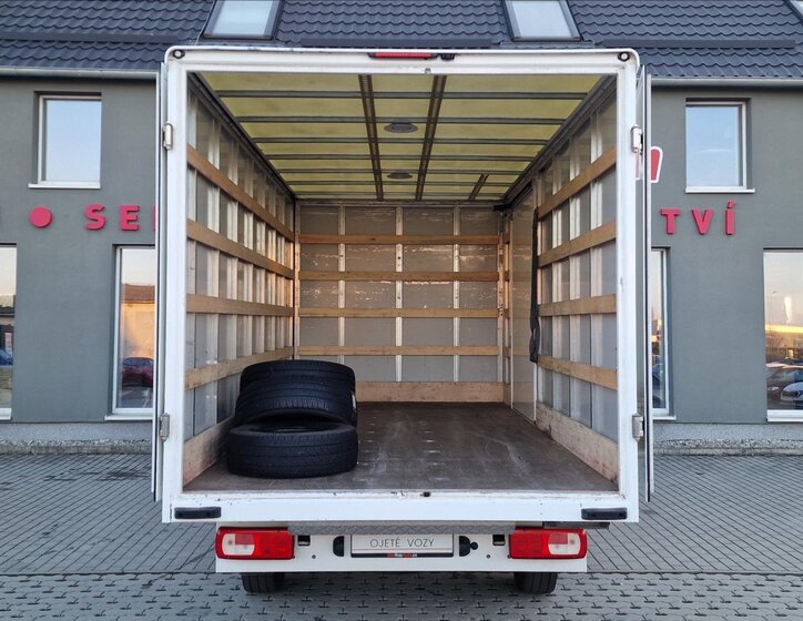 Volkswagen Crafter Skříň 2,0 l 103 kw