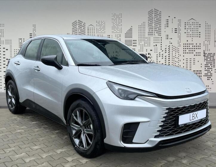 Lexus LBX 2