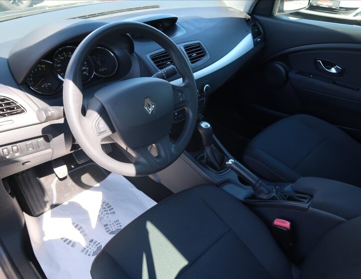 Renault Fluence Sedan / Limuzína 1,6 l 81 kw