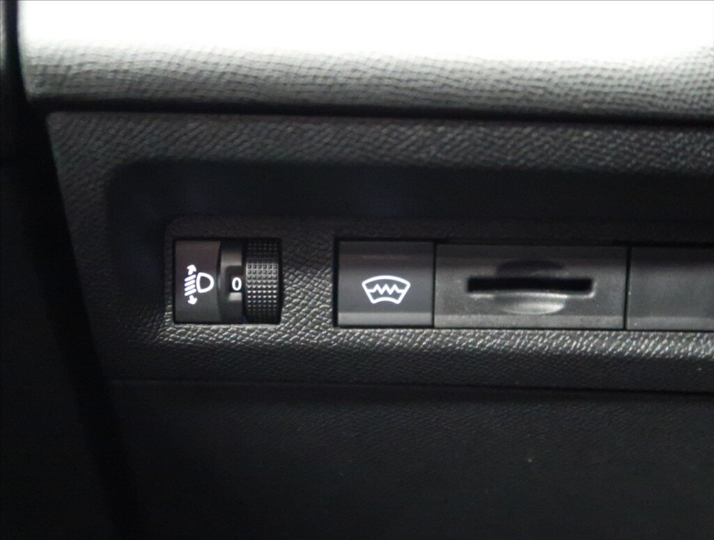 Peugeot 308 Kombi 1,5 l 96 kw