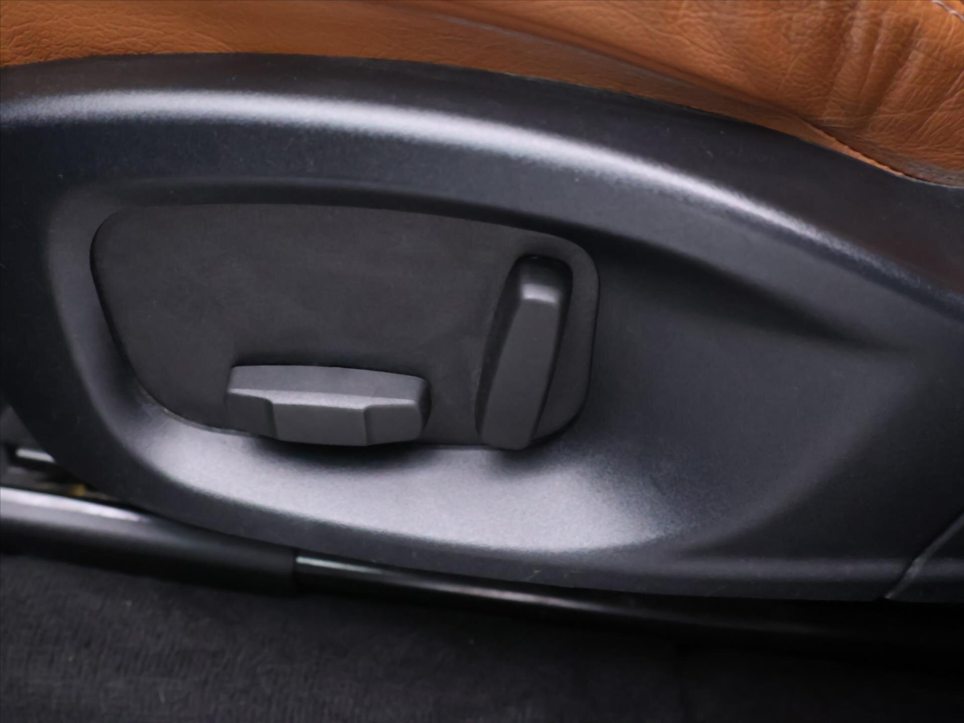 Jaguar F-Pace SUV / Terénní 2,0 l 132 kw