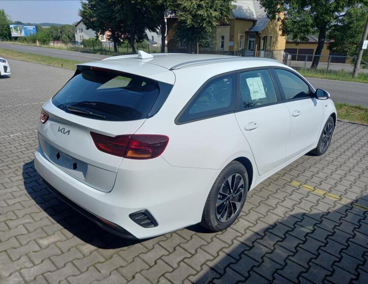 KIA Ceed 4