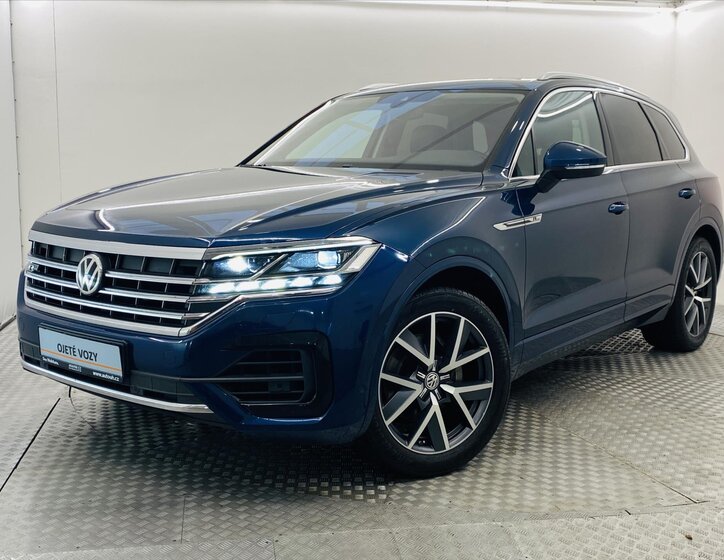 Volkswagen Touareg 1