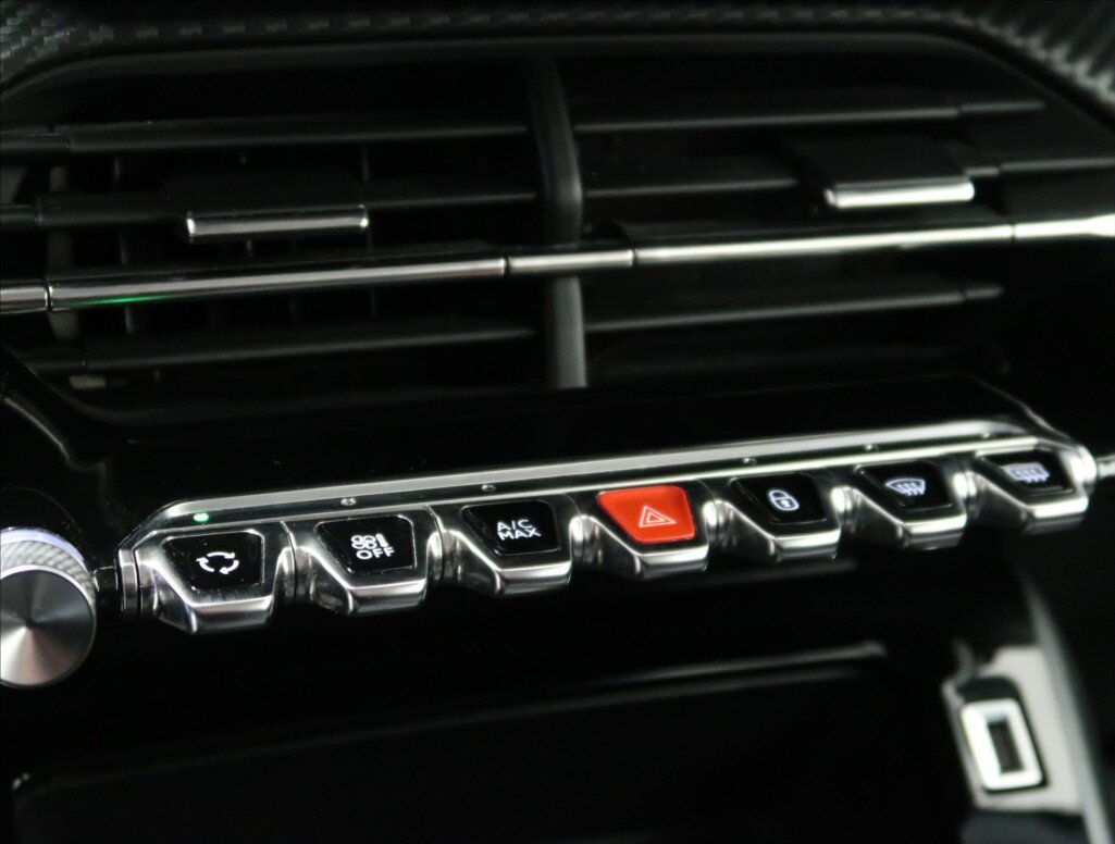 Peugeot 2008 SUV / Terénní 1,2 l 74 kw