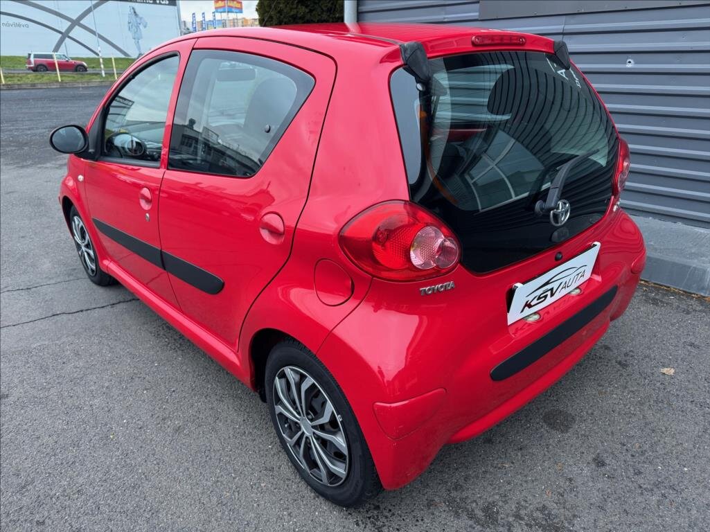Toyota Aygo Hatchback 998,0 50 kw
