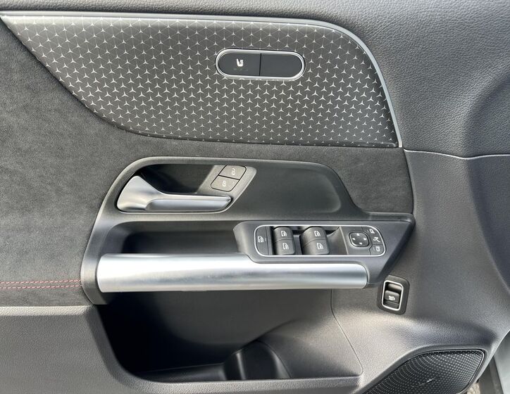 Mercedes-Benz EQA 10