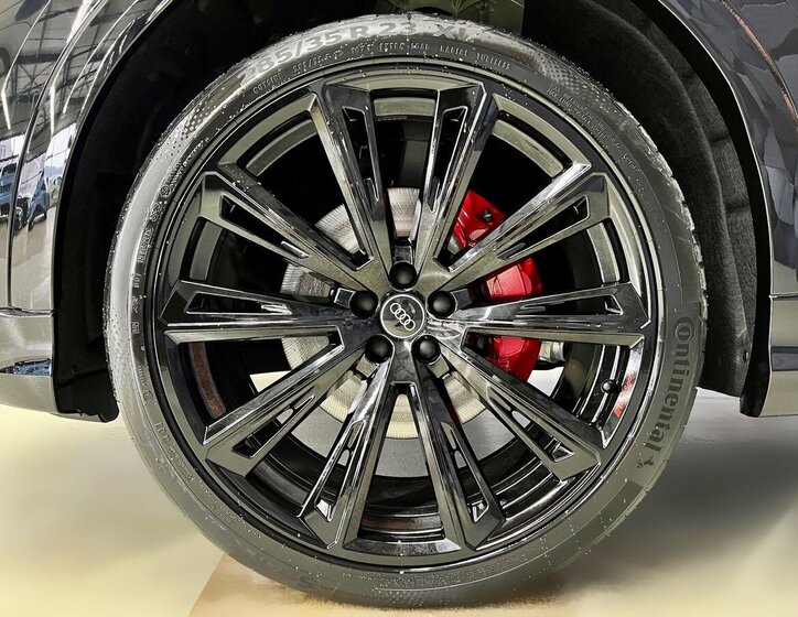 Audi Q8 SUV 3,0 l 210 kw