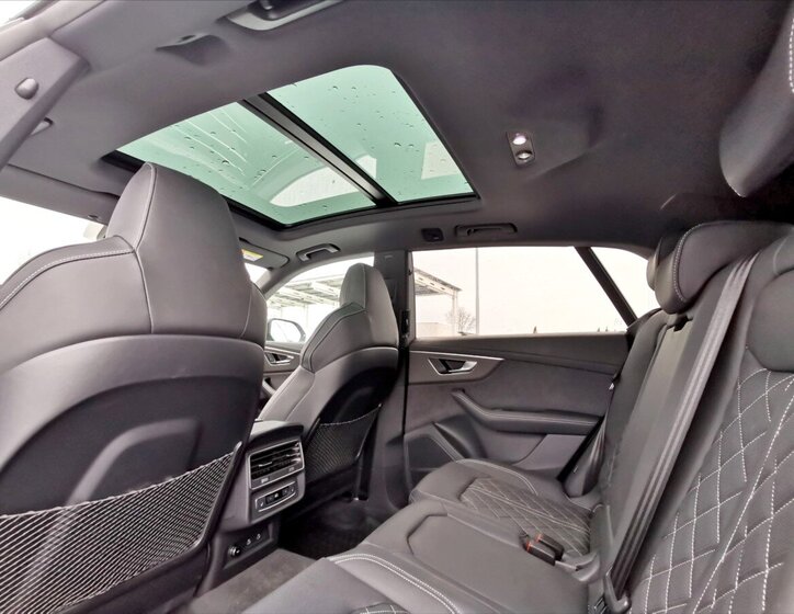 Audi Q8 SUV / Terénní 3,0 l 250 kw