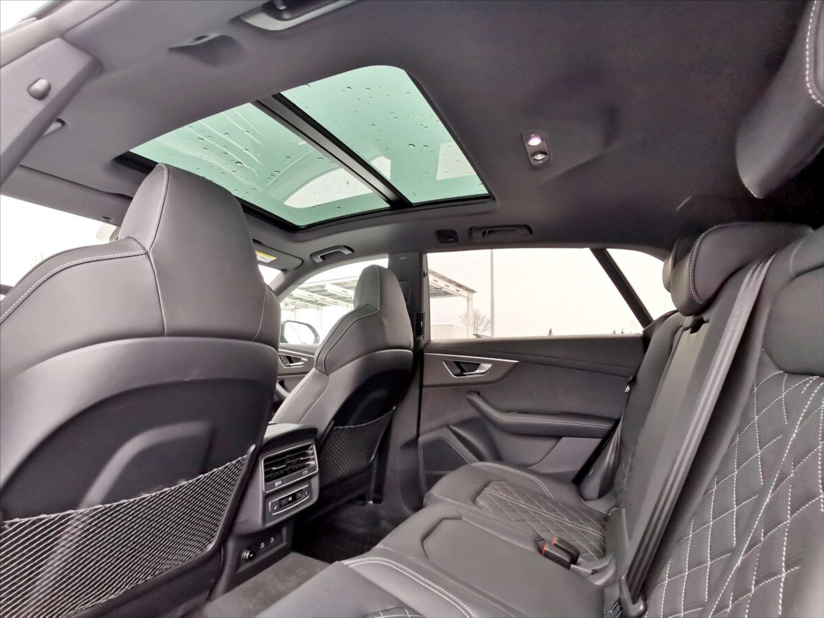 Audi Q8 SUV / Terénní 3,0 l 250 kw