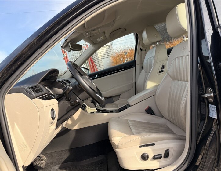 Škoda Superb 9
