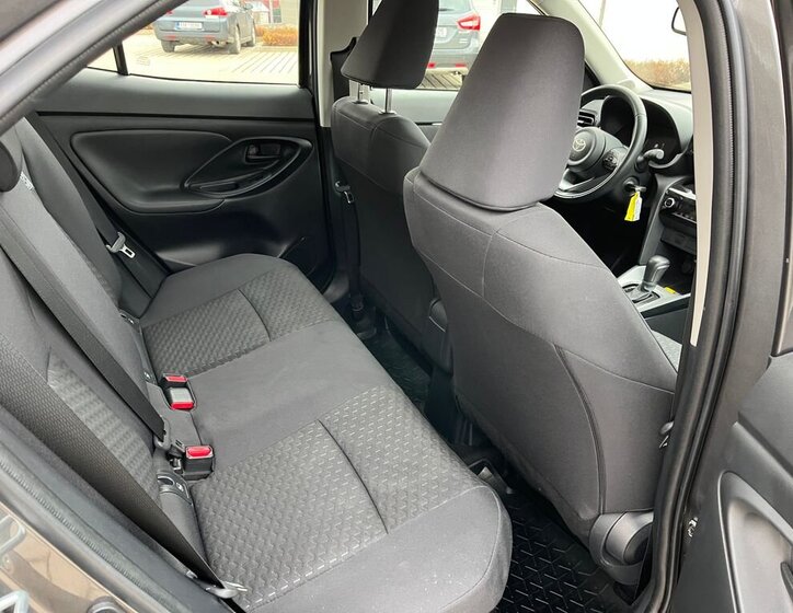 Toyota Yaris Cross 16