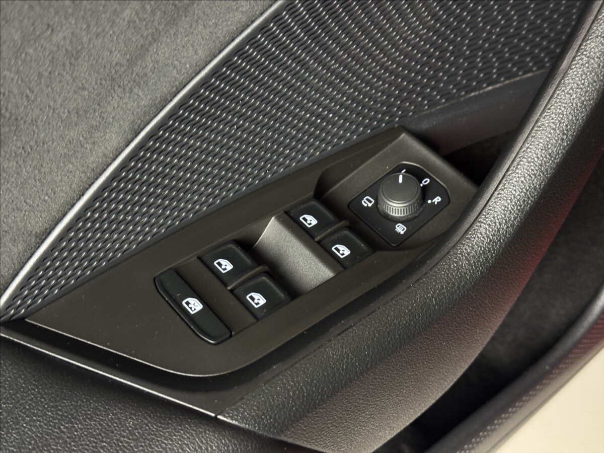 Škoda Octavia Sedan / Limuzína 2,0 l 180 kw