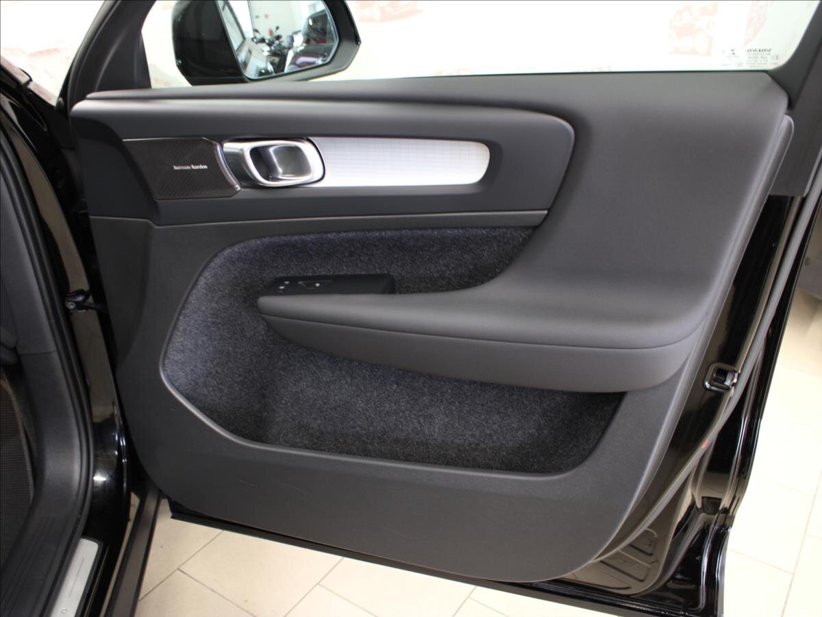 Volvo XC40 Kombi 2,0 l 145 kw