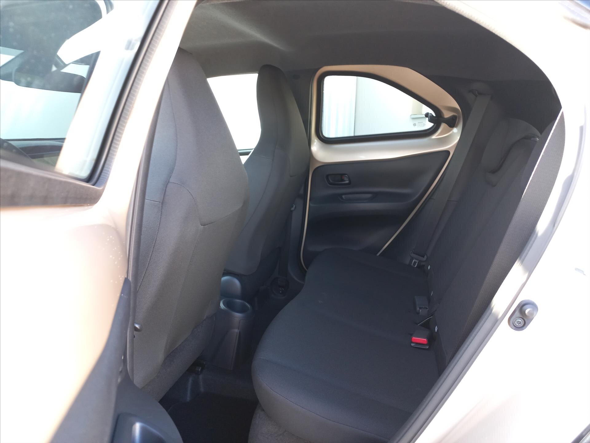 Toyota Aygo Hatchback 998,0 53 kw