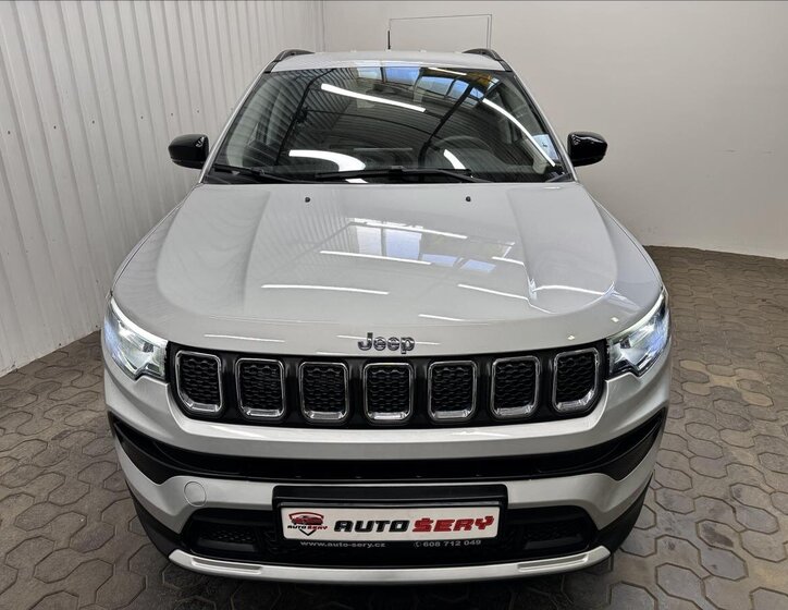 Jeep Compass SUV / Terénní 1,3 l 140 kw