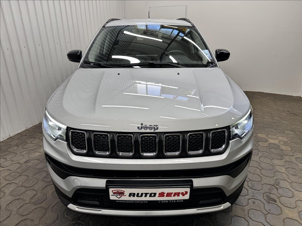 Jeep Compass SUV / Terénní 1,3 l 140 kw
