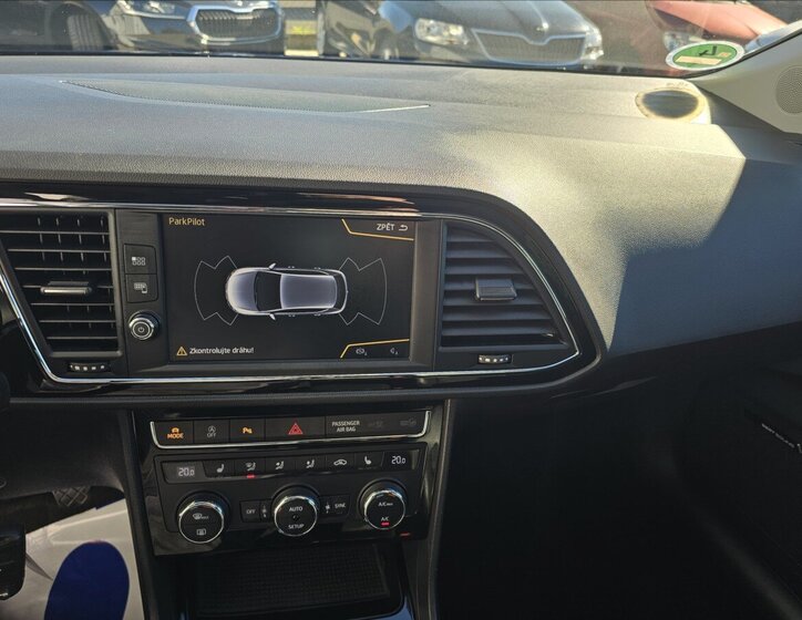 Seat Leon Hatchback 1,4 l 110 kw