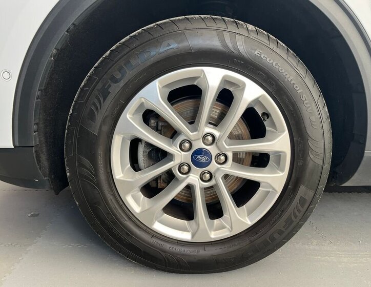 Ford Kuga SUV / Terénní 2,5 l 140 kw