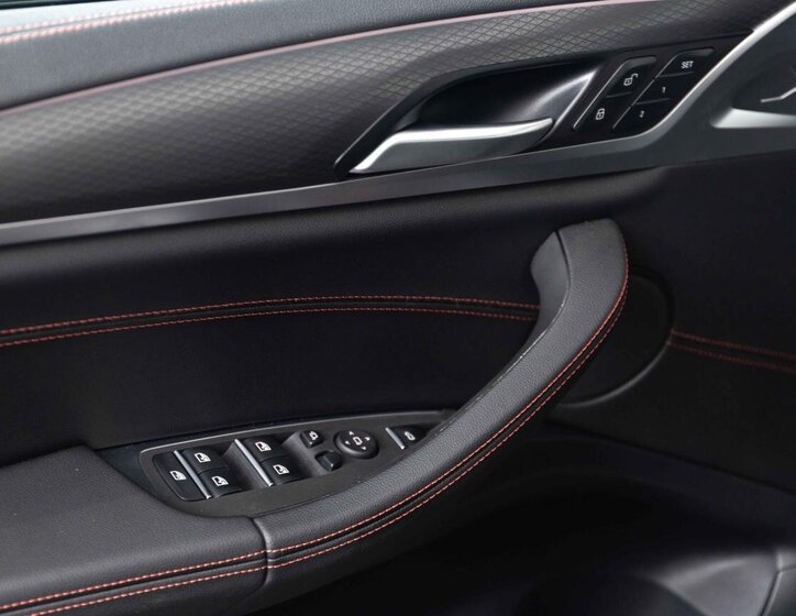 BMW X4 SUV / Terénní 3,0 l 210 kw