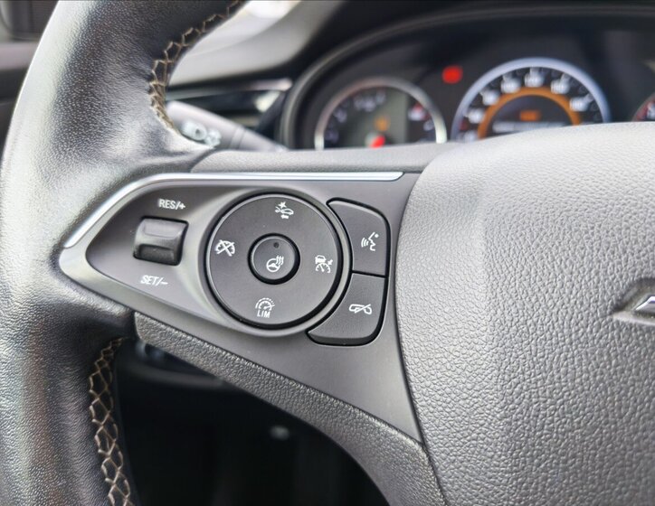 Opel Insignia Hatchback 2,0 l 125 kw