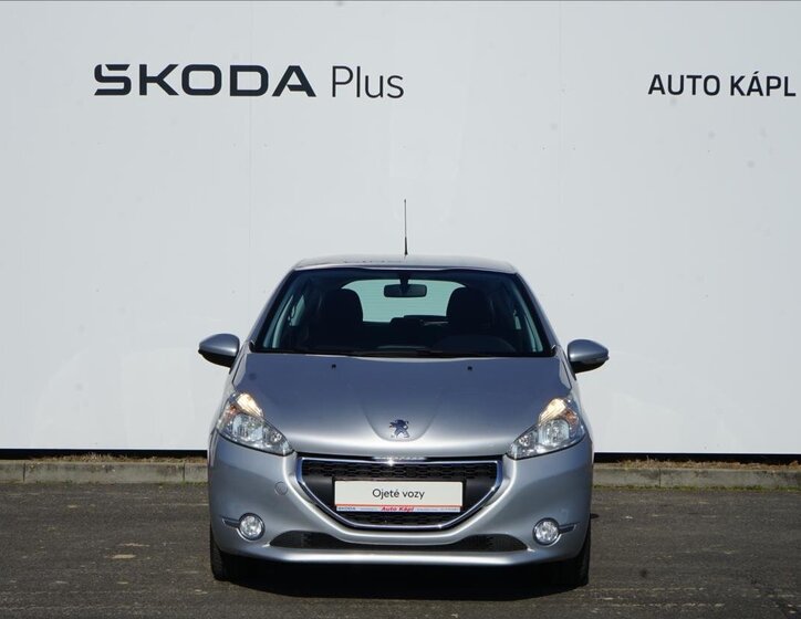 Peugeot 208 Hatchback 1,2 l 60 kw