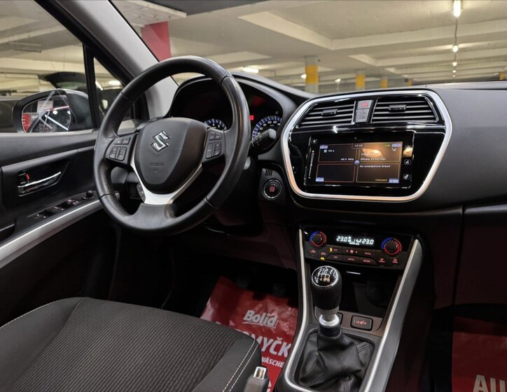 Suzuki SX4 S-Cross 24