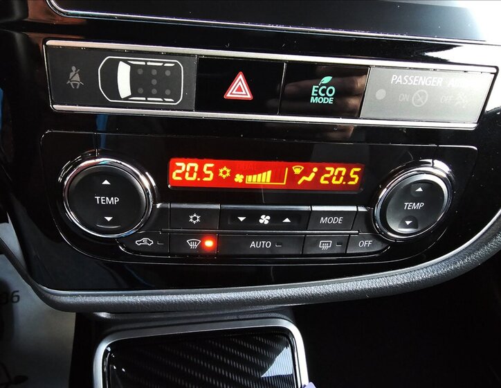 Mitsubishi Outlander 25