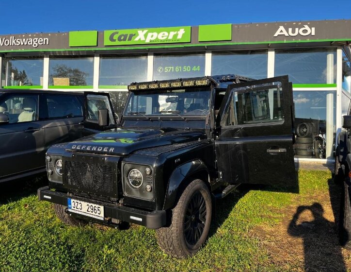 Land Rover Defender SUV / Terénní 2,2 l 90 kw