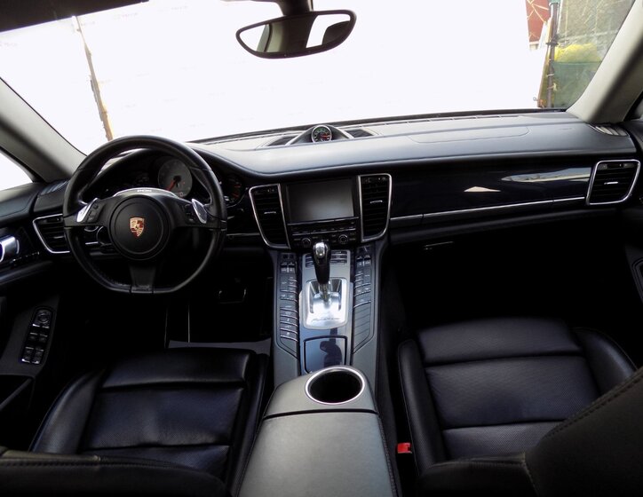 Porsche Panamera 22