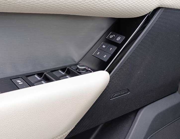 Land Rover Range Rover Velar SUV / Terénní 2,0 l 184 kw