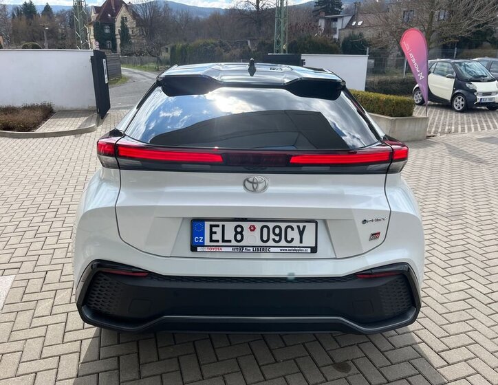 Toyota C-HR SUV / Terénní 2,0 l 145 kw