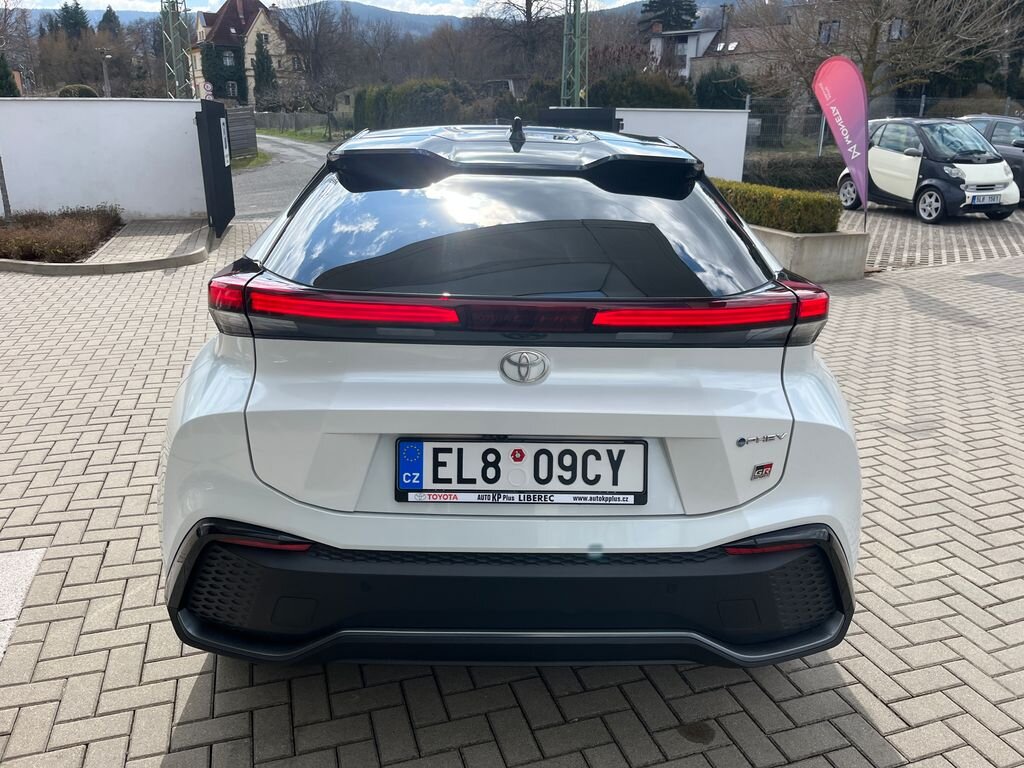Toyota C-HR SUV / Terénní 2,0 l 145 kw
