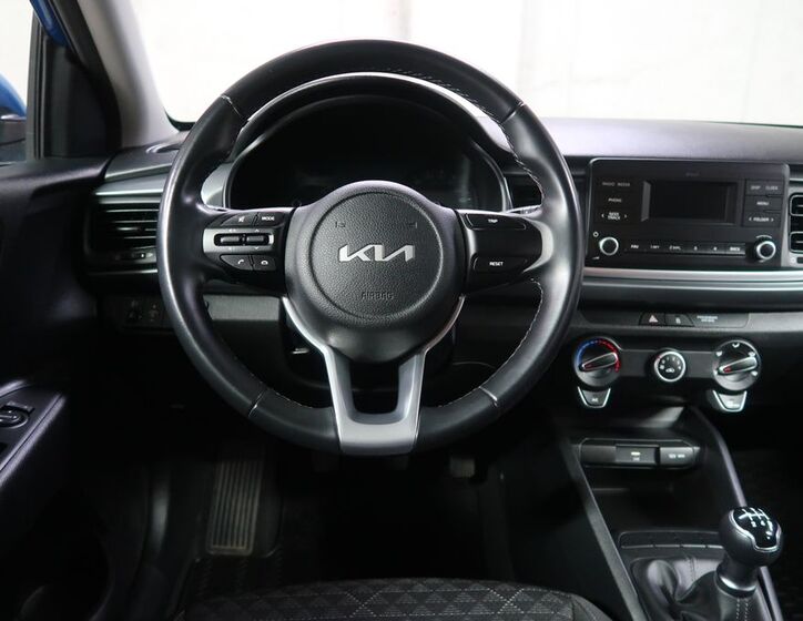 KIA Rio 16
