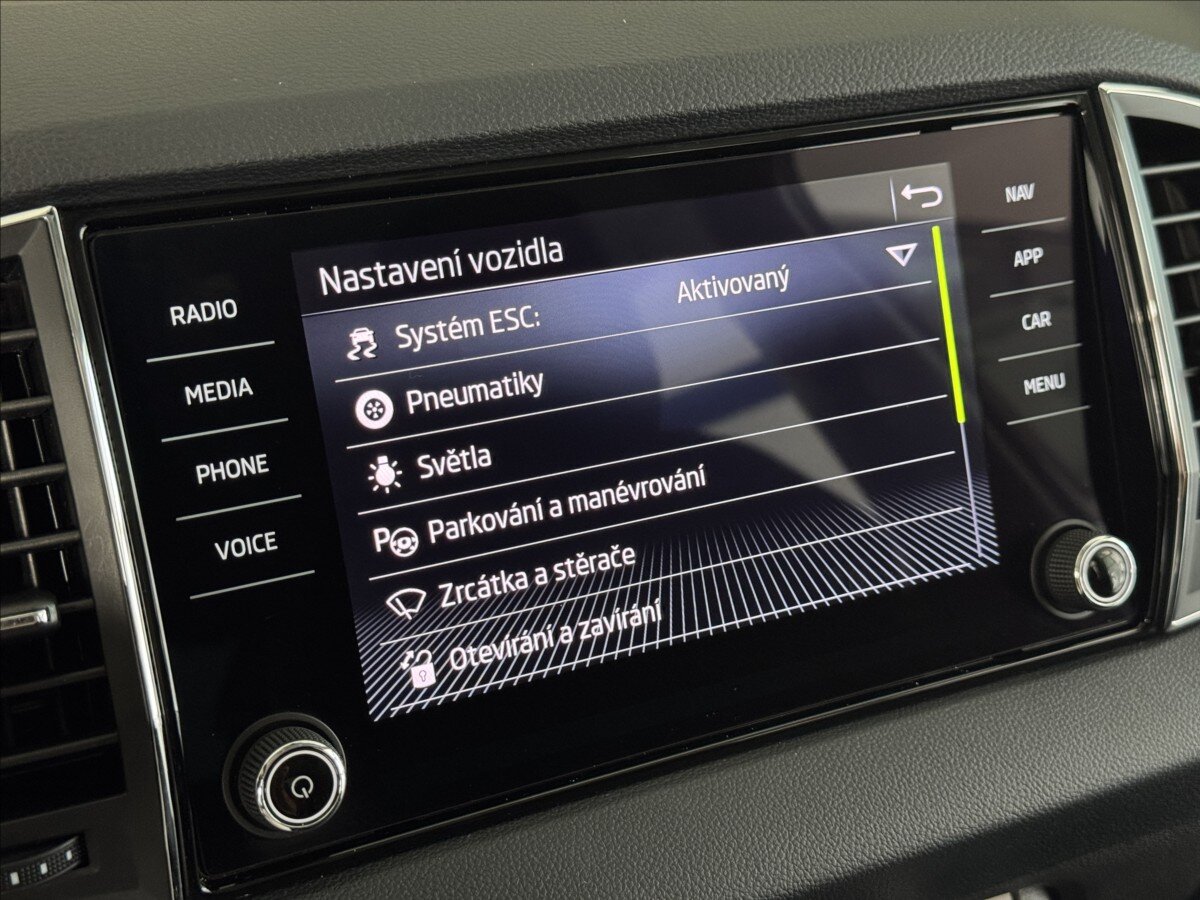 Škoda Karoq SUV / Terénní 1,5 l 110 kw