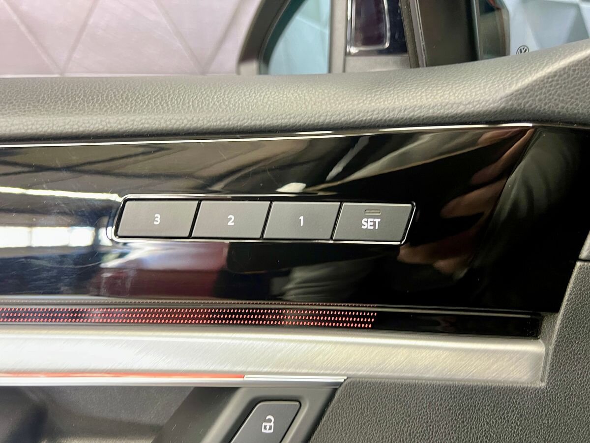 Volkswagen Touareg SUV / Terénní 3,0 l 210 kw