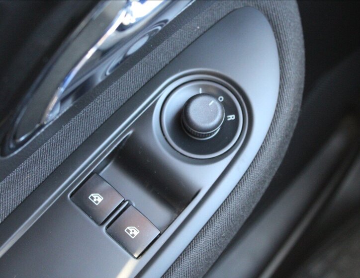 Opel Mokka SUV / Terénní 1,6 l 85 kw