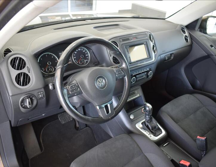 Volkswagen Tiguan 9