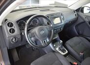 Volkswagen Tiguan 9