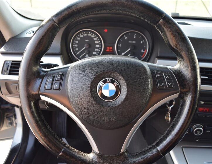 BMW Řada 3 30